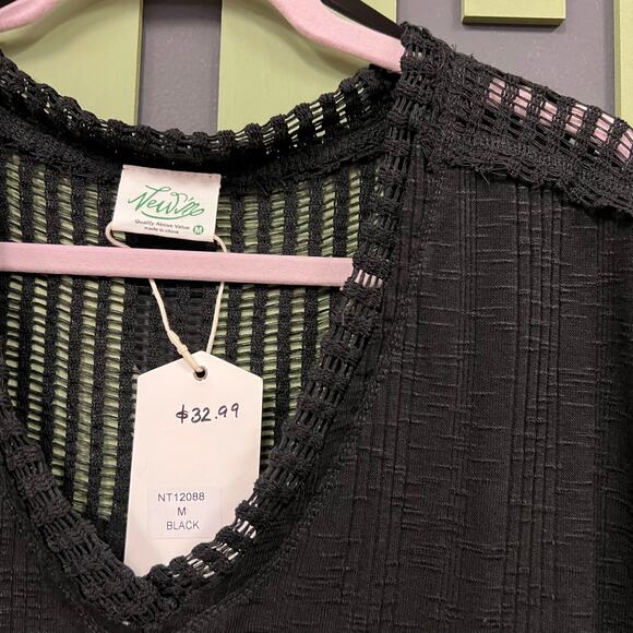 NWT New In Black V-Neck Basic Blouse Medium - Picture 3 of 4